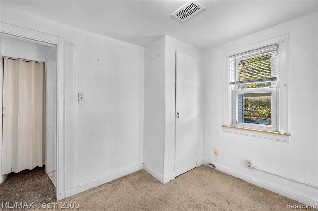 6627 Mayburn Street, Dearborn Heights, MI 48127 — Photo 23