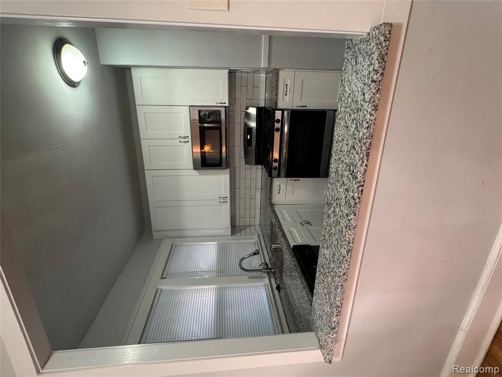 864 Nottingham Road, Grosse Pointe Park, MI 48230 — Photo 2