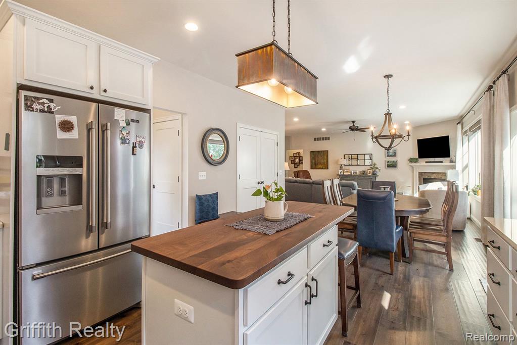8285 MEADOW CREEK Lane, Pinckney, MI 48169 — Photo 18