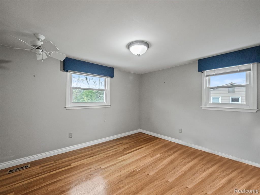 5707 WOODWIND Drive, Bloomfield Hills, MI 48301 — Photo 26