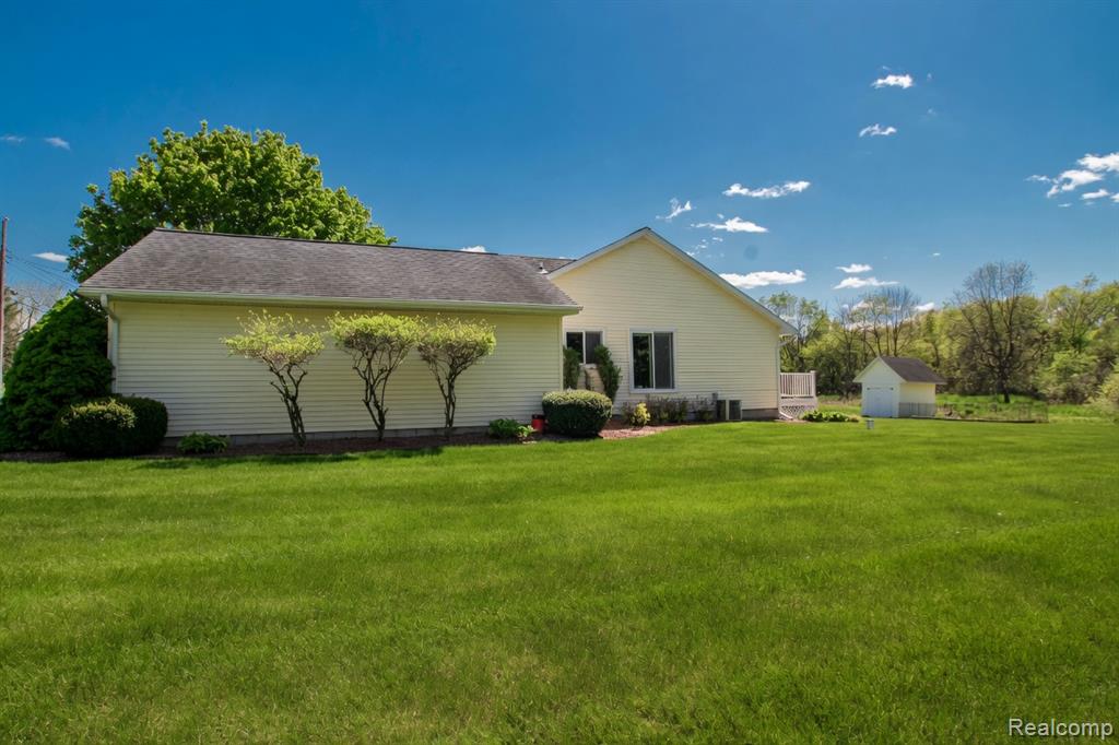 8336 Rondale Drive, Grand Blanc, MI 48439 — Photo 17