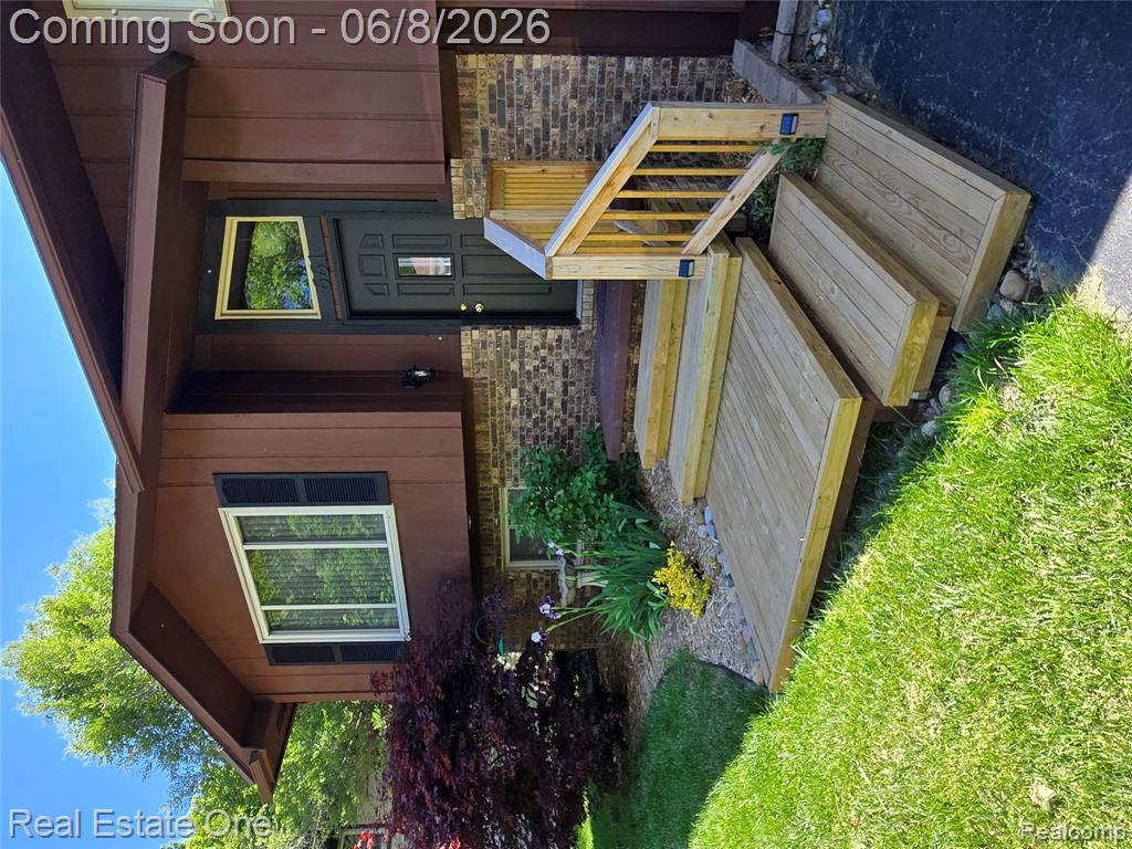 661 Harry Paul Drive, Lake Orion, MI 48362 — Photo 3