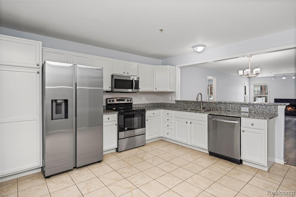28139 Carlton Way Drive, Novi, MI 48377 — Photo 16