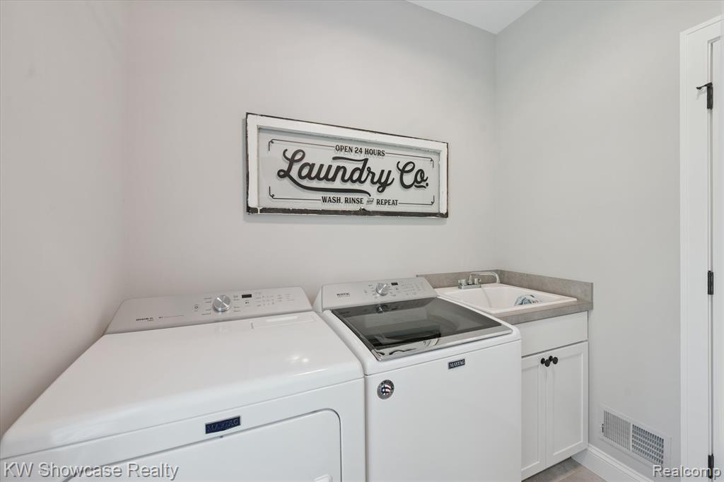 4067 Cameron Court, Wixom, MI 48381 — Photo 34