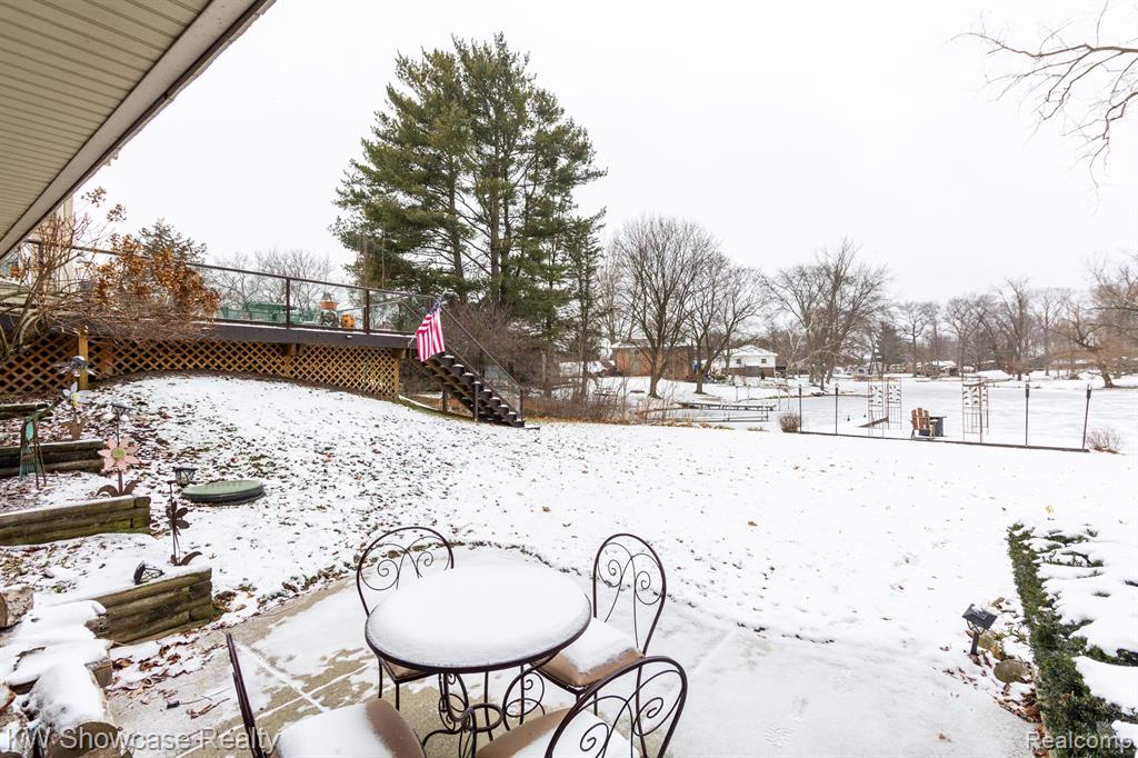 7339 ELLINGROVE Drive, White Lake, MI 48383 — Photo 49