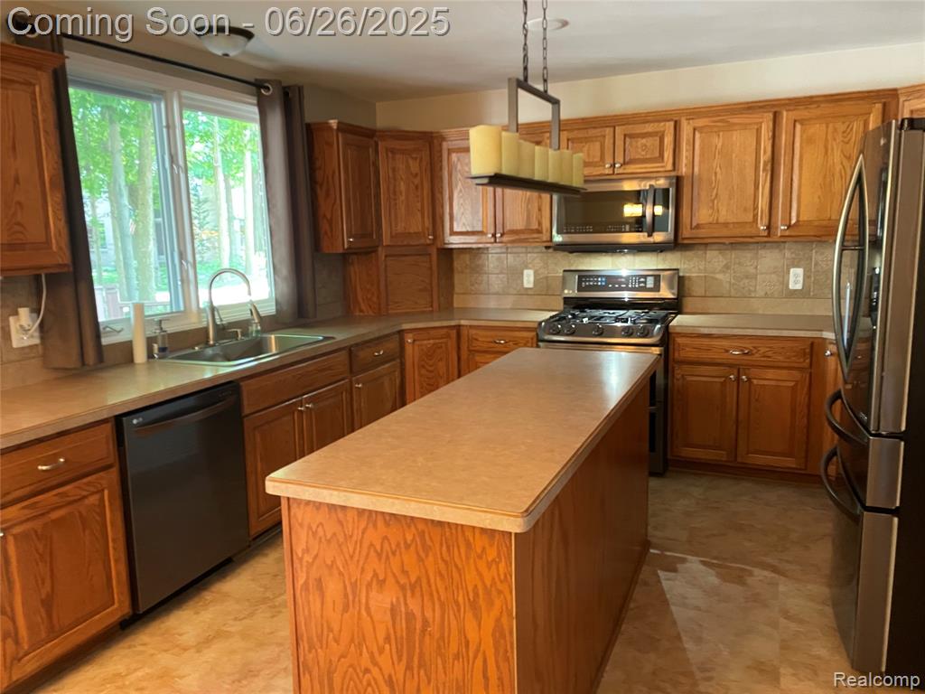 537 Bloomer Ridge Drive, Rochester, MI 48307 — Photo 4