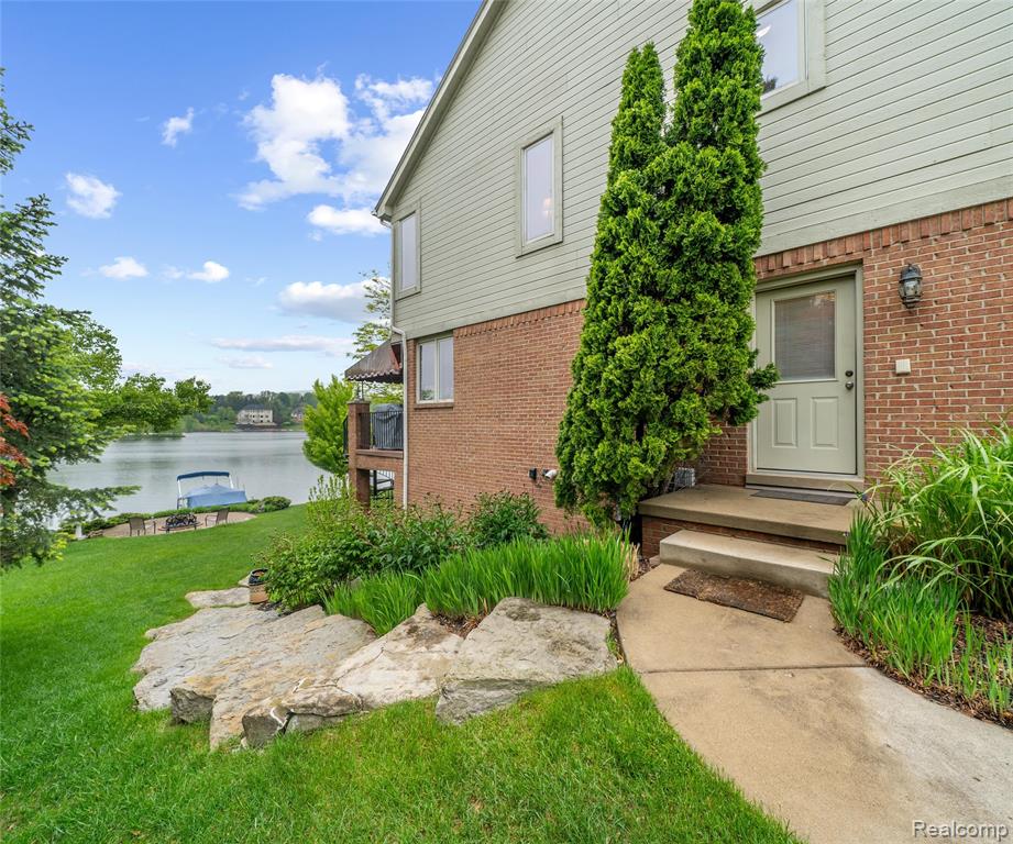 17747 PARKSHORE Drive, Northville, MI 48168 — Photo 89