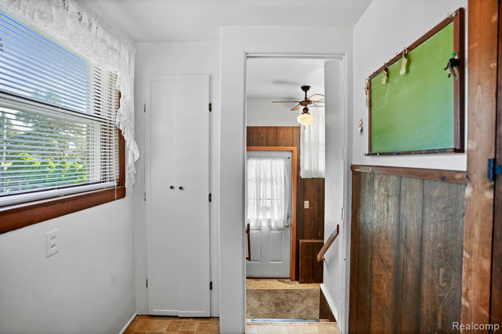 6154 Roberta Street, Burton, MI 48509 — Photo 21