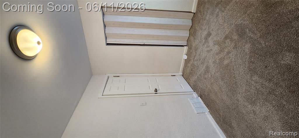 19734 S Lahser Road, Detroit, MI 48219 — Photo 8