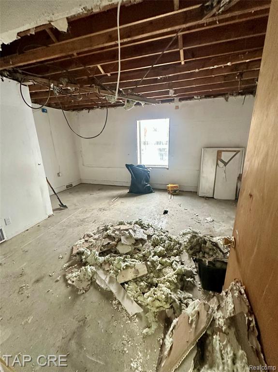 16417 E Warren Avenue, Detroit, MI 48224 — Photo 4