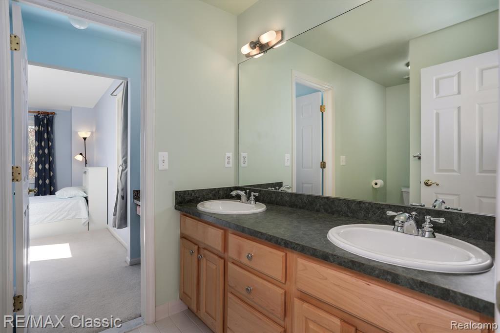 41547 BURROUGHS Avenue, Novi, MI 48377 — Photo 35