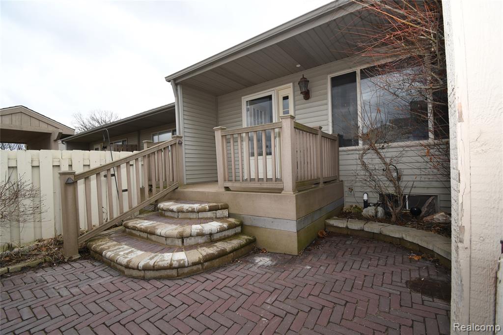 62310 Arlington Circle, 3, South Lyon, MI 48178 — Photo 2