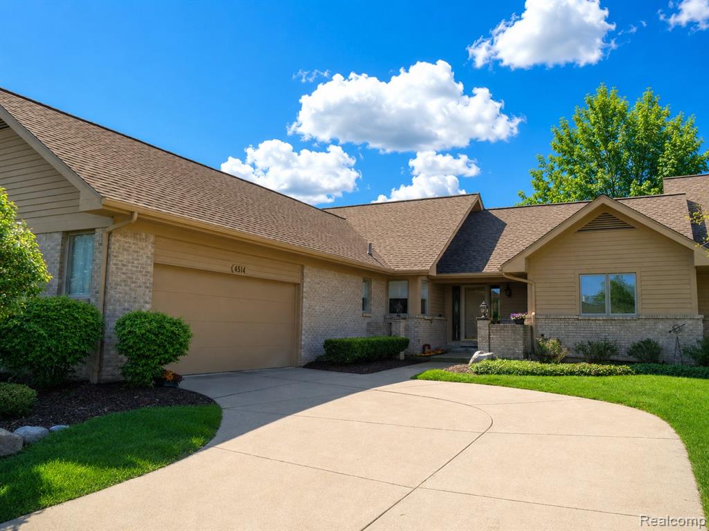 4514 Ravenwood Drive, Grand Blanc, MI 48439