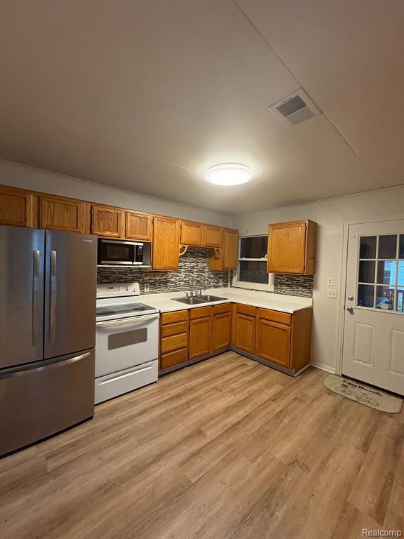6101 SPRINGDALE Boulevard, Grand Blanc, MI 48439 — Photo 4