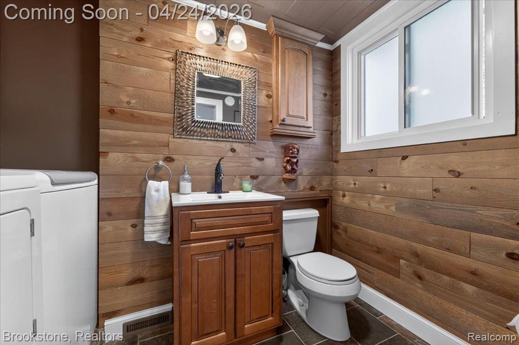 3426 KINGSWAY, Highland, MI 48356 — Photo 17