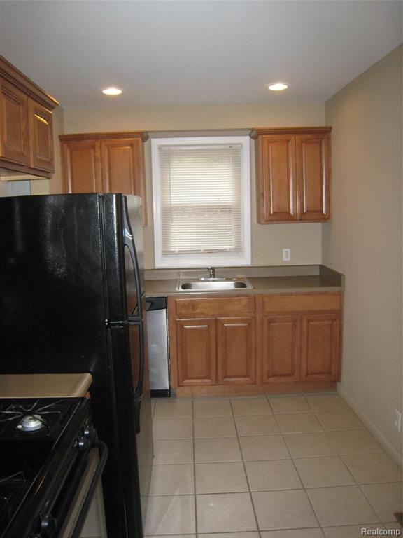 18556 KENOSHA Street, Harper Woods, MI 48225 — Photo 2