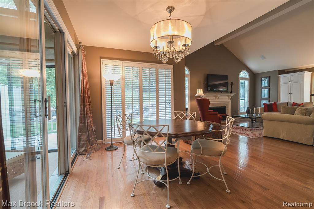 2426 HICKORY GLEN Drive, Bloomfield Hills, MI 48304 — Photo 11