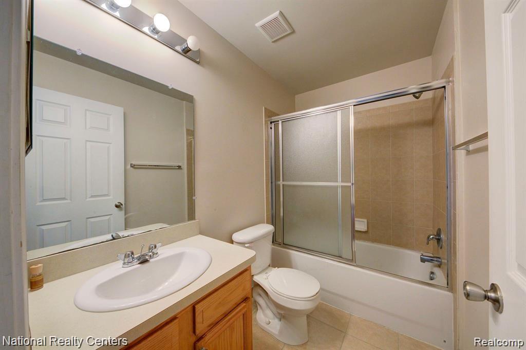48407 MANOR BRIDGE Drive, Canton, MI 48188 — Photo 12