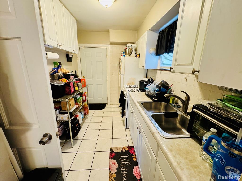 7003 Rivard Avenue, Warren, MI 48091 — Photo 9