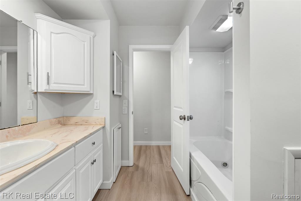5558 Meadow Lane, Shelby Twp, MI 48316 — Photo 19