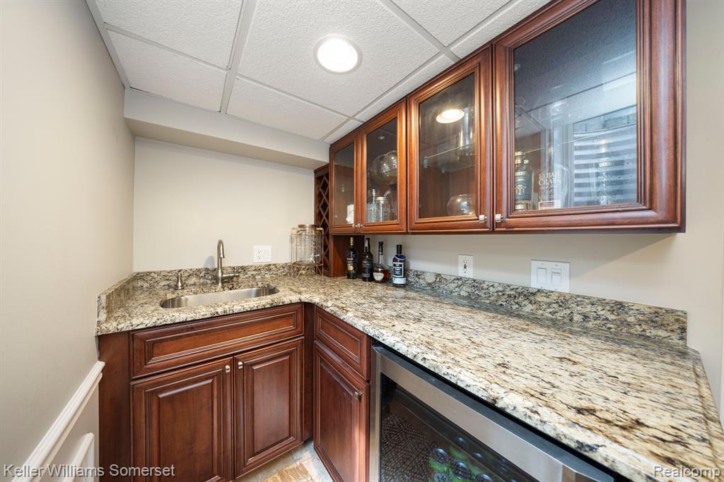 839 COOK Road, Grosse Pointe Woods, MI 48236 — Photo 28