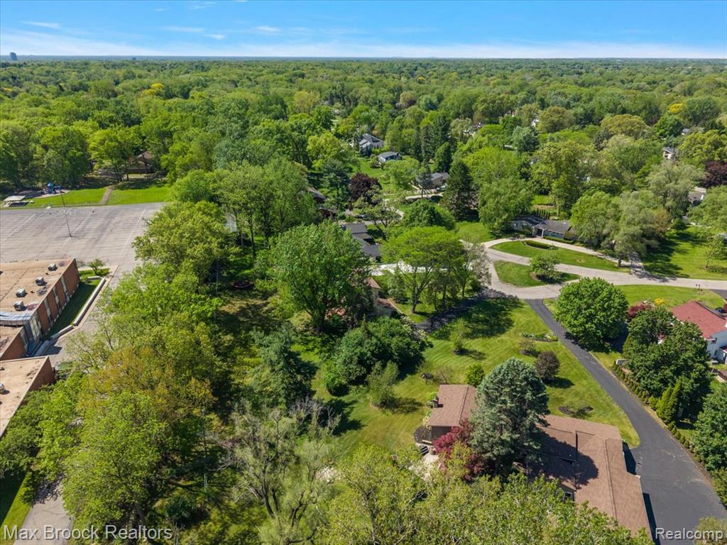 6609 E Knollwood Circle, West Bloomfield, MI — Photo 24