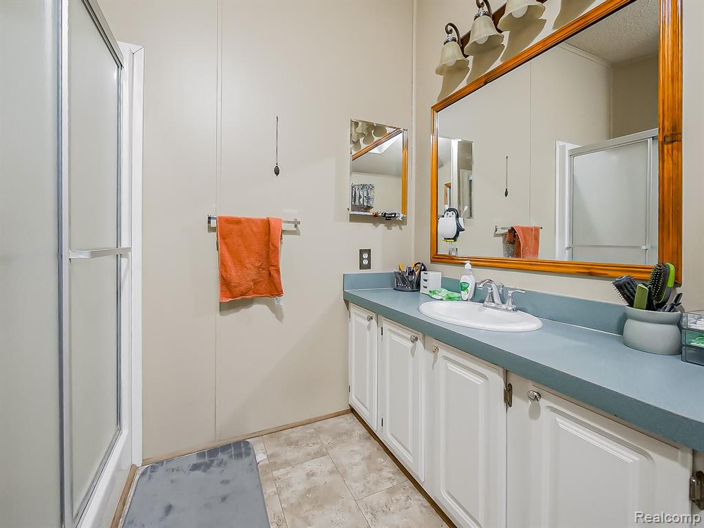2015 Plum Street, Clarkston, MI 48348 — Photo 21