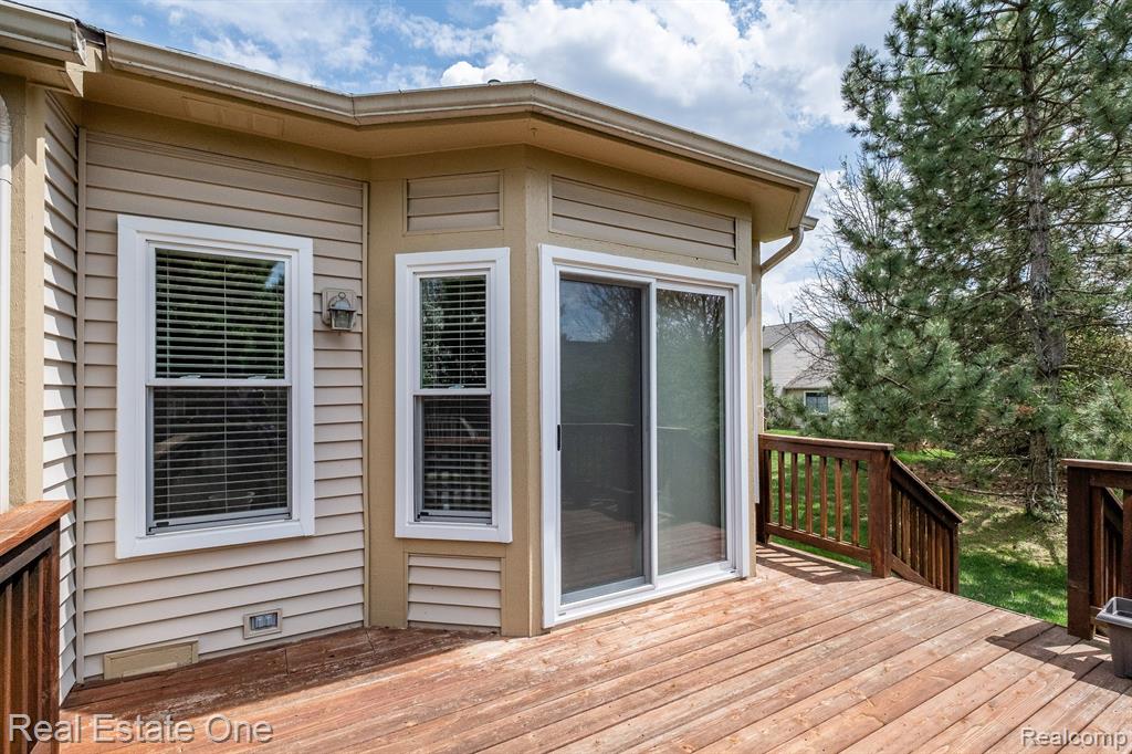 8113 SUTTON Court, White Lake, MI — Photo 38