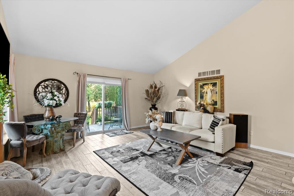 5352 Pine Needle Drive, Grand Blanc, MI 48439 — Photo 4