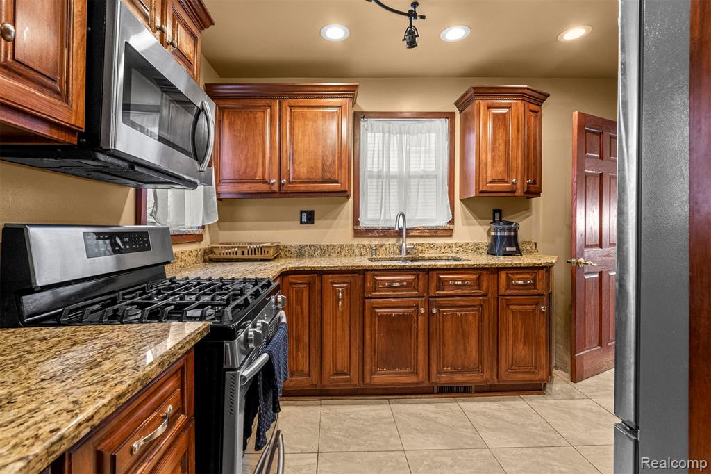 4836 Firestone Street, Dearborn, MI, 48126
