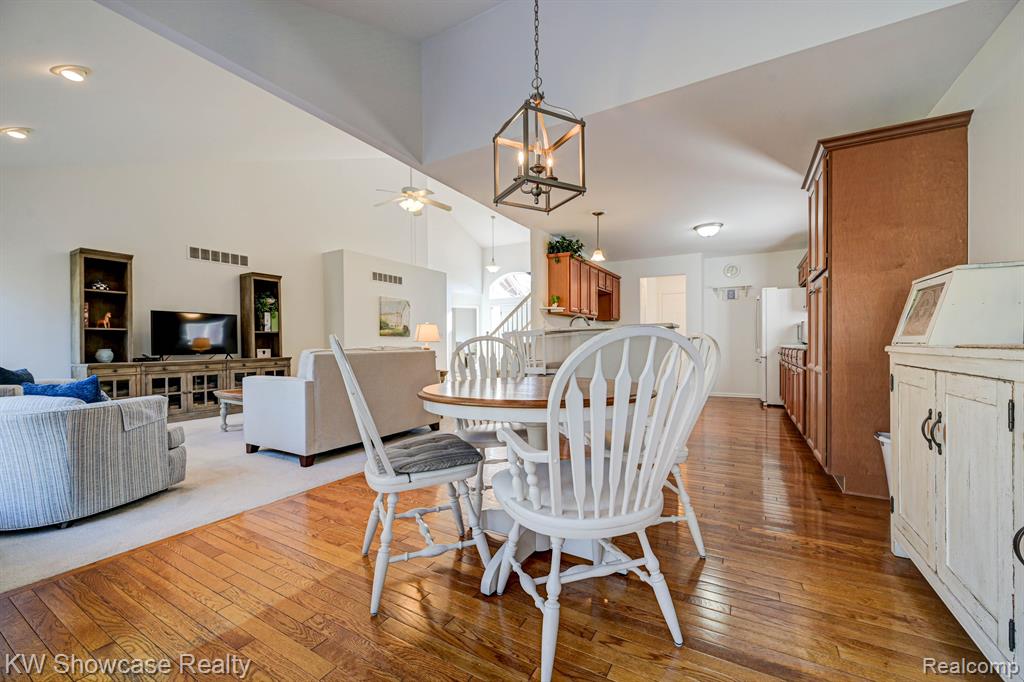 1074 ANDOVER Circle, Commerce Twp, MI 48390 — Photo 15