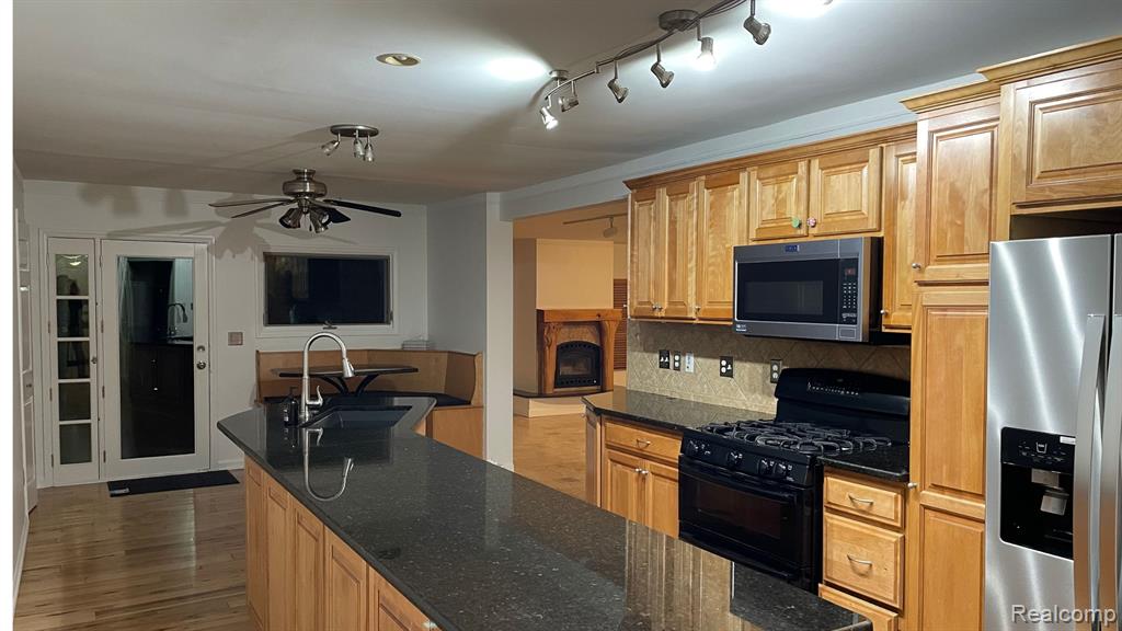 1075 Lalond Avenue, Waterford, MI 48327 — Photo 4