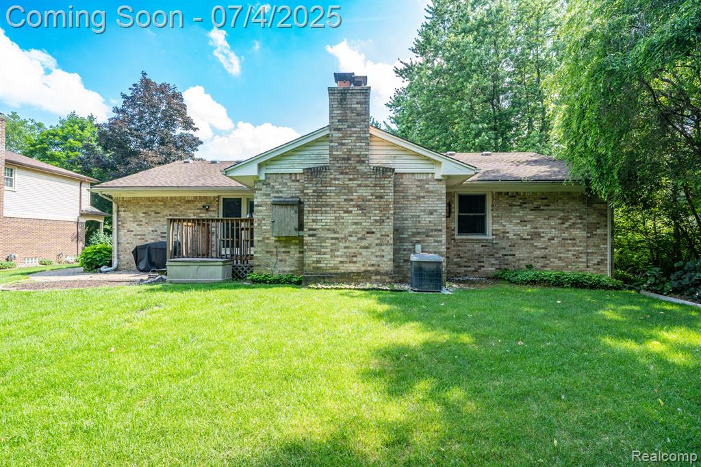 46314 Rockledge Drive, Plymouth, MI 48170 — Photo 28