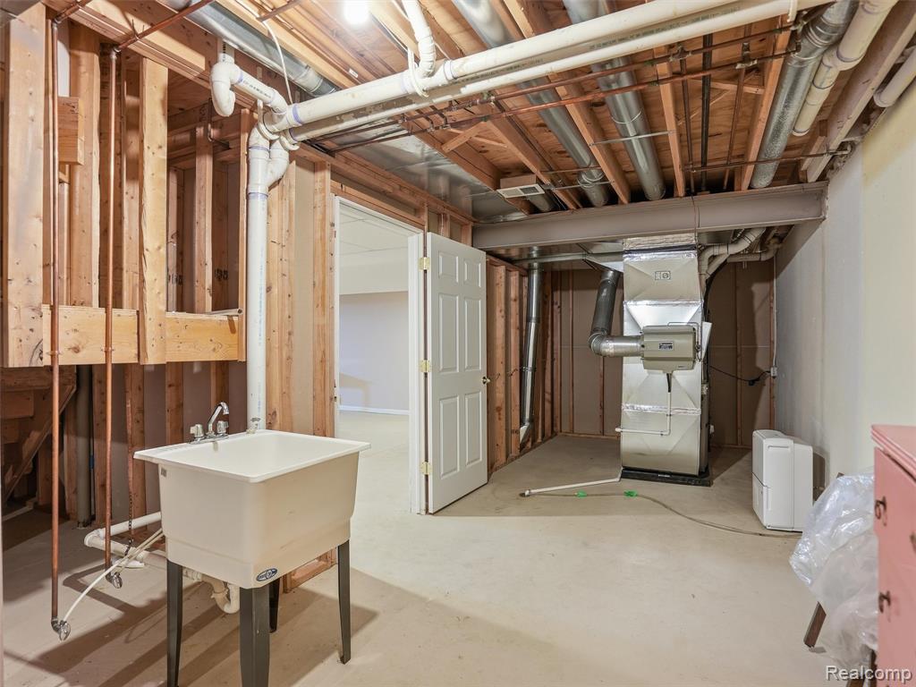 59759 Glacier Ridge N, Washington, MI — Photo 37