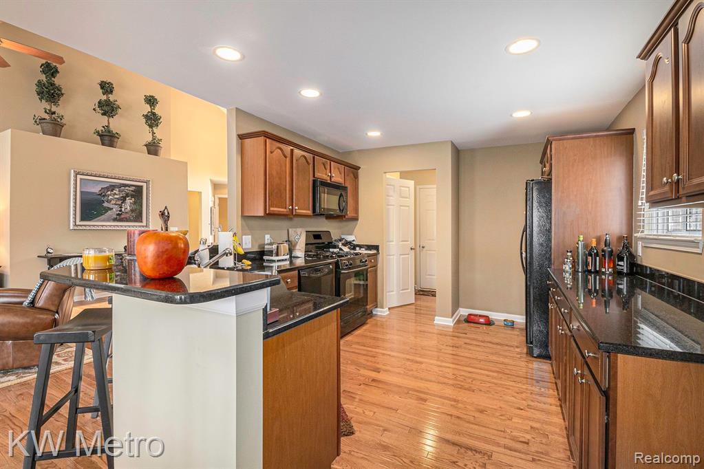 40637 LENOX PARK Drive, Novi, MI 48377 — Photo 9
