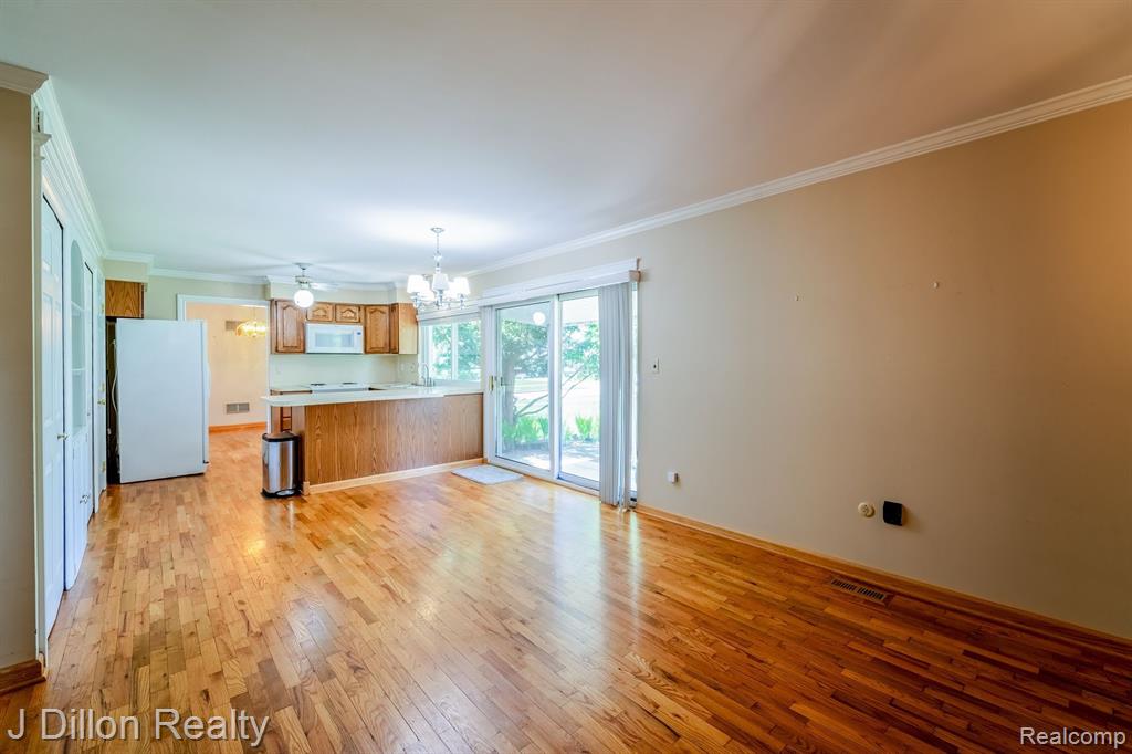 9121 TAVISTOCK Drive, Plymouth, MI 48170 — Photo 23
