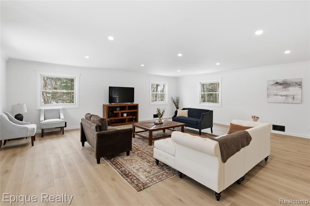 4563 Clifford Road, Brighton, MI 48116 — Photo 16