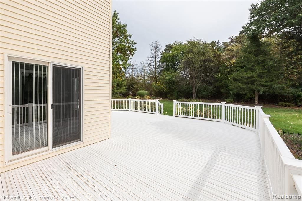 9344 Huron Park Drive, Brighton, MI 48116 — Photo 44
