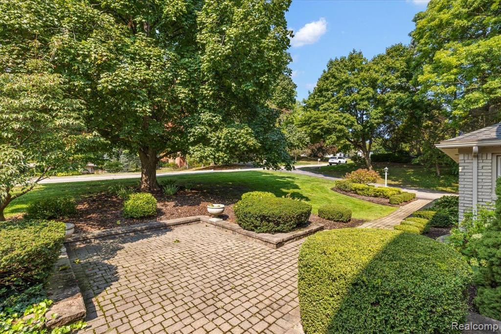 4363 SUNNINGDALE Drive, Bloomfield Hills, MI 48302 — Photo 6