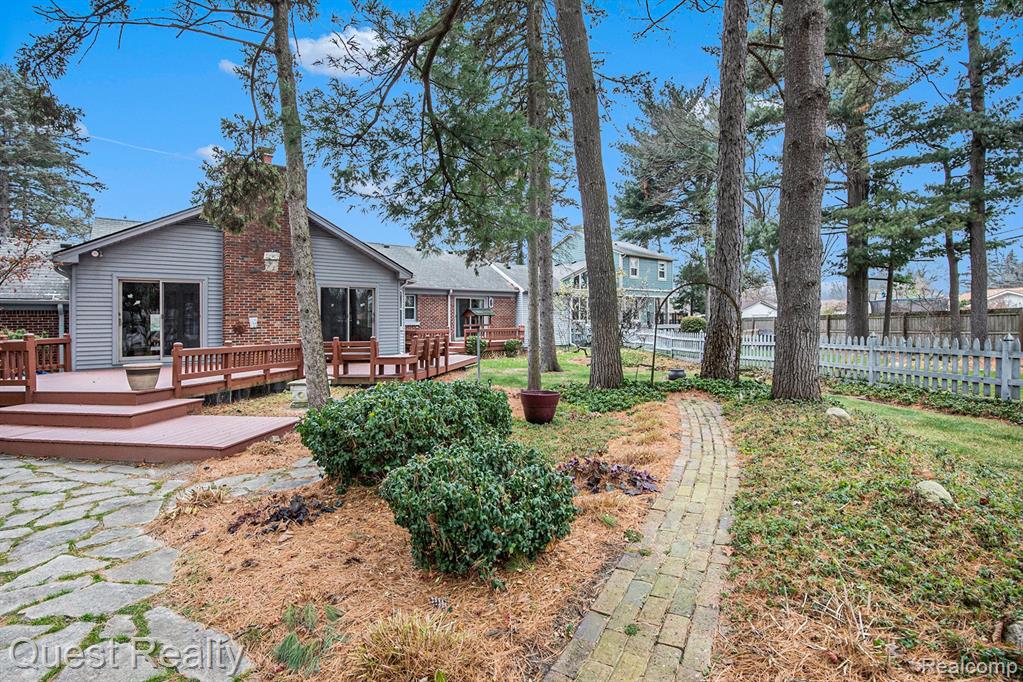 49830 SHELBY Road, Shelby Twp, MI 48317 — Photo 42