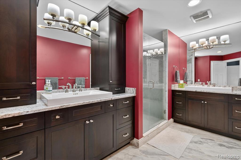 7247 Ardsley Lane, Clarkston, MI 48348 — Photo 31