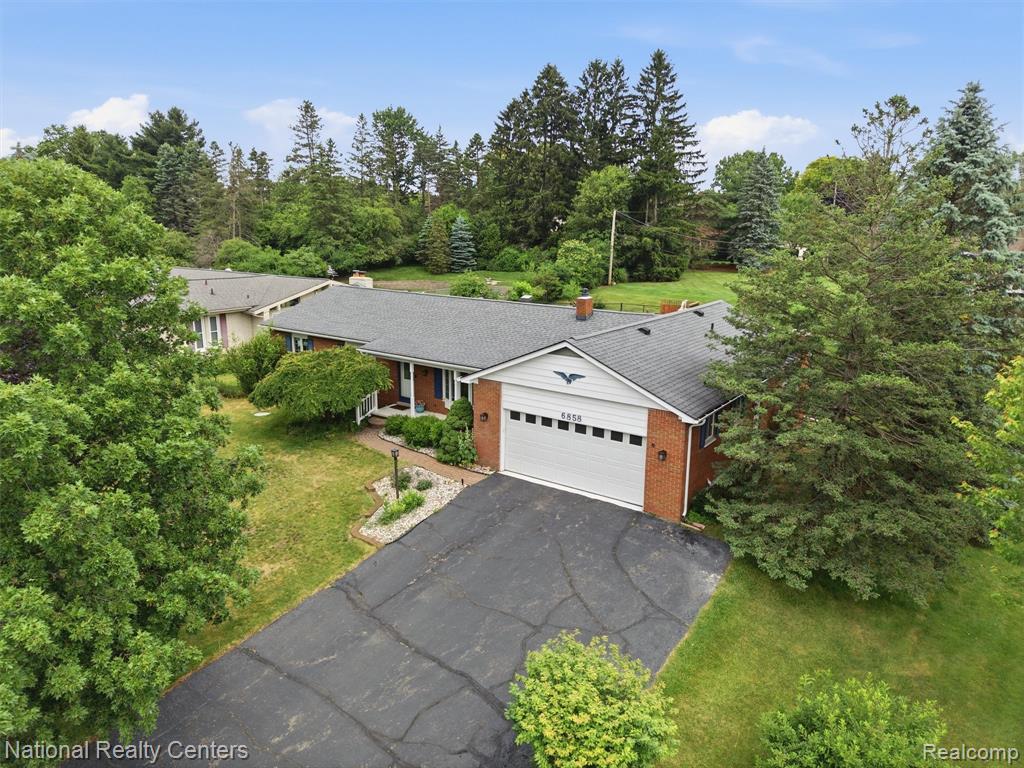 6858 Wellesley Terrace, Clarkston, MI — Photo 6