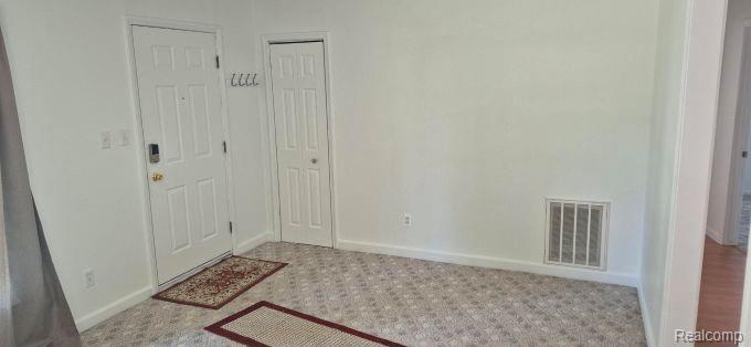 92 Kalama E, Madison Heights, MI 48071 — Photo 4
