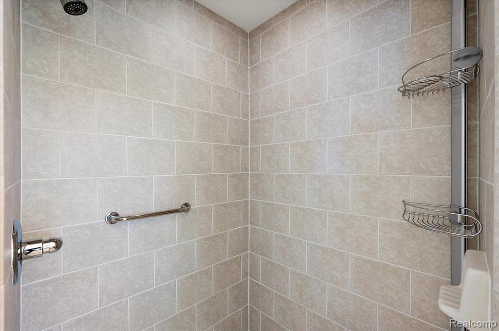 6713 Boulder Pointe Drive, Washington, MI — Photo 33