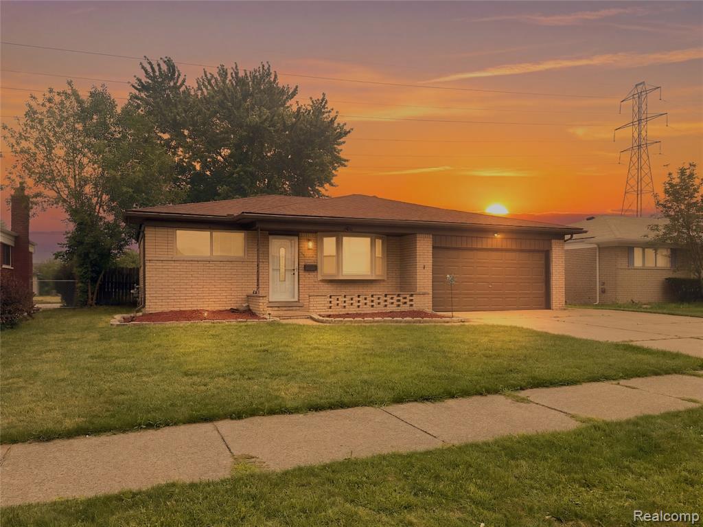 28423 Flanders Avenue, Warren, MI 48088