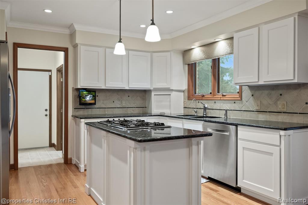 9150 Chubb Road, Northville, MI 48167 — Photo 17