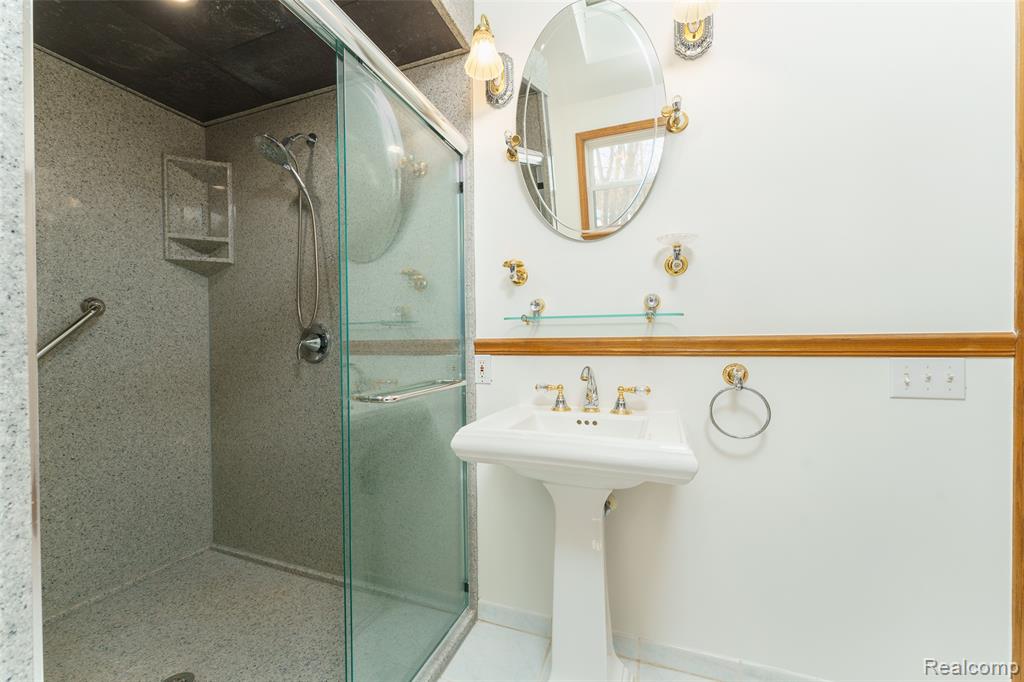 9800 Roberts Road, Gregory, MI 48137 — Photo 44