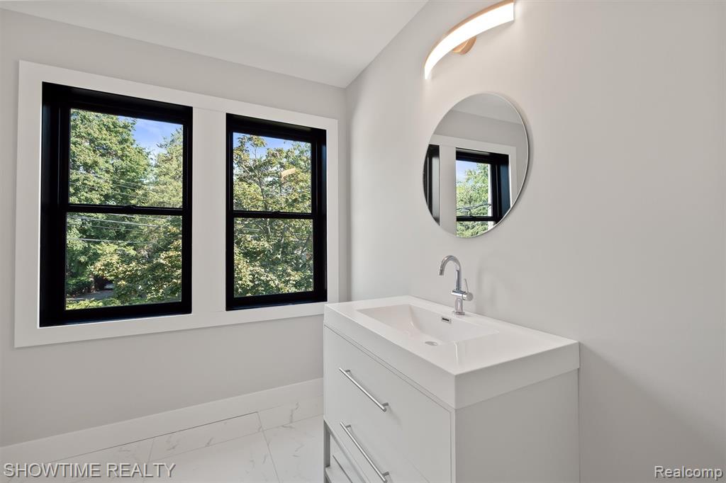 334 Romeo Road, Rochester, MI 48307 — Photo 30