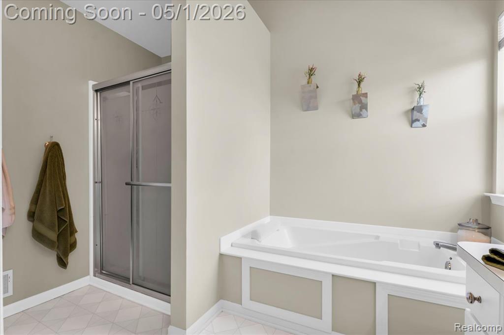 8330 Sherwood Drive, Grand Blanc, MI 48439 — Photo 27