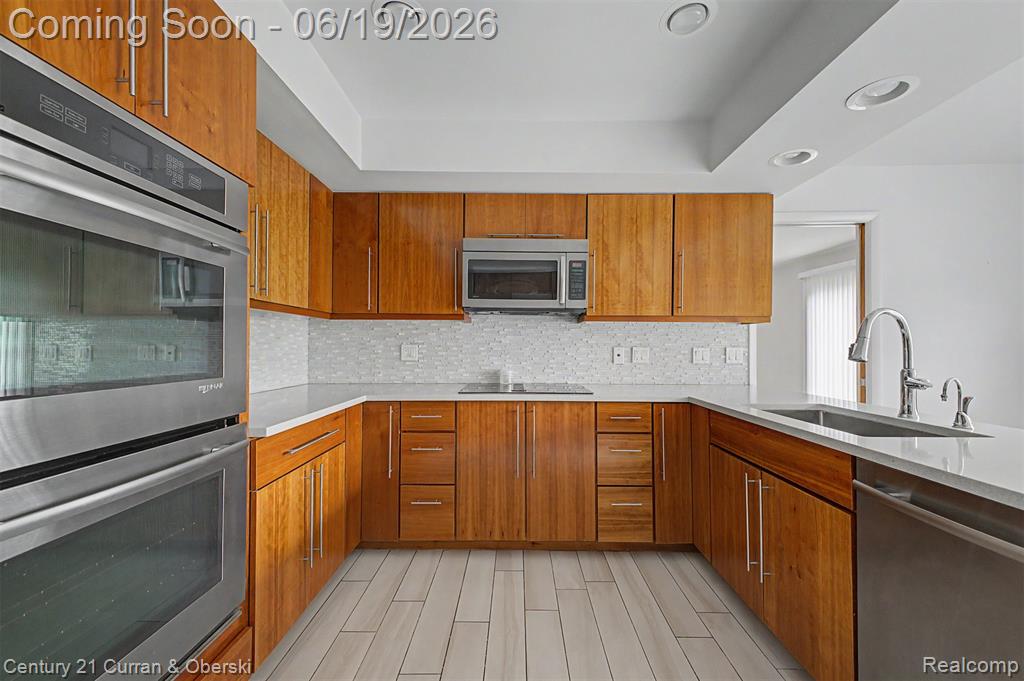 4231 Windridge Court, West Bloomfield, MI 48323 — Photo 11